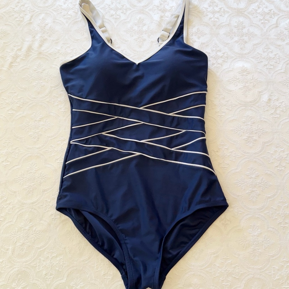 Sea & Sand Navy Blue One Piece Swimsuit Size 10 Tummy Control Classic women’s